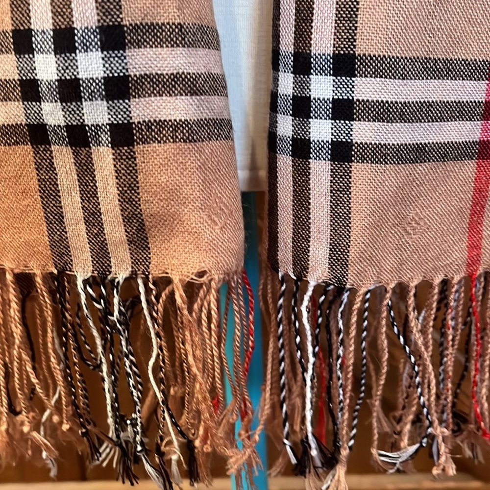 Popular colors scarf Not Burberry - Picture 2 of 6